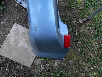 Prodám zadní vrata Ford C-Max (modrá metalíza) s spoilerem - 5