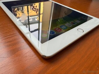 iPad 5. Generace 128GB Wi-Fi Gold (2017) - 5