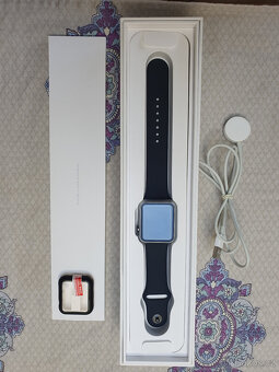 iPhone 2020 SE 256 GB + Apple Watch 3 + Příslušenství - 5