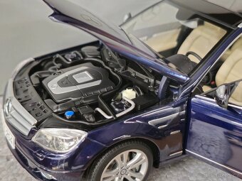 Mercedes Benz C 1:18 Autoart - 5