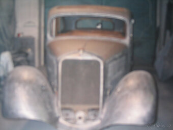 Mercedes Benz 260D - 5