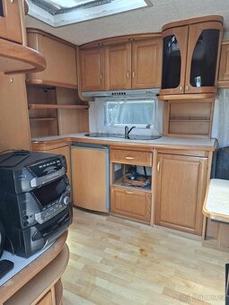 Karavan Hobby bez SPZ na pevné stání - 5