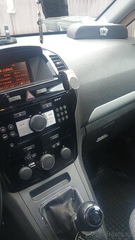 Opel Zafira B 1.7 diesel rok 2011 7místni - 5