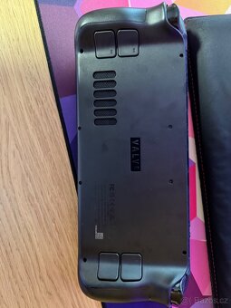 Steam deck OLED 1TB + dokovací stanice + cestovní pozdro - 5