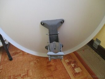 SATELITNÍ PŘIJÍMAČ + KONZOLE - 5