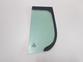 Zadní pevná skla bočních dveří Škoda Fabia II hatchback - 5