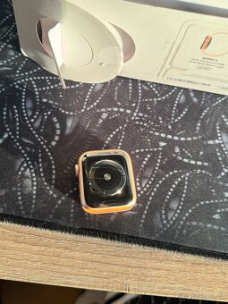 Apple Watch series 4-40 - 5