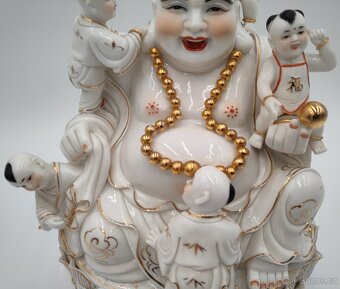 Socha smějícího se Buddhy Maitreya Dehua - 5 dětí Maitreya - 5
