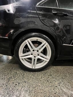 Mercedes Benz E250 - 5