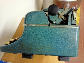 Starý psací stroj - 5