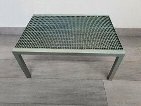 Celokovový výstavní stolek, zvyšovak, pomocný stůl - 5
