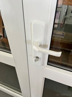 VELIKÉ PLASTOVÉ DVOUKŘÍDLÉ DVEŘE SCHÚCO 222x212 BÍ/OŘECH - 5