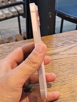 Prodám Iphone 15 - 256 GB růžová - stav jako nový - 5