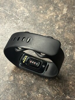 Chytrý náramek Fitbit Charge 5 černý 2 - 5