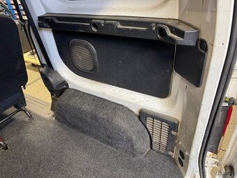 Zadní / přední sedačky / interiér Nissan NV200 / díly - 5