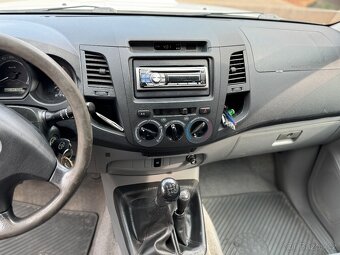 Toyota Hilux - 5