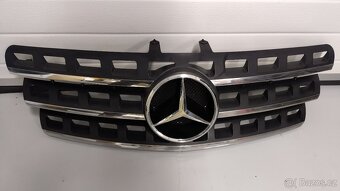 Přední mřížky (masky) na Mercedes-Benz ML - w164, Facelift - 5