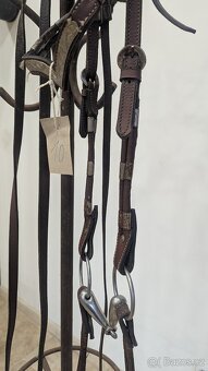 Ohlávky, opratě, třmeny, helmy, chapsy western - 5