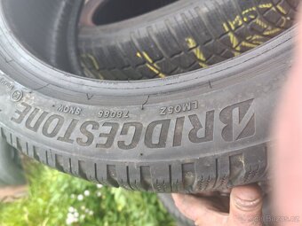 225/45/17 Bridgestone - 5