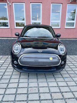 Mini Cooper SE, 135Kw, 37kWH, HUD, DPH, pěkný vůz - 5