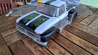 Prodám 2x Traxxas slash - 5