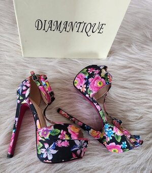 Dámské květované lodičky 36 - 5