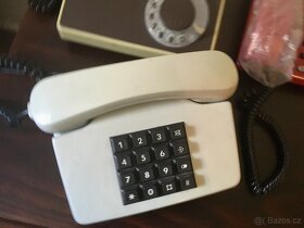 retro telefony / domácí telefon - 5