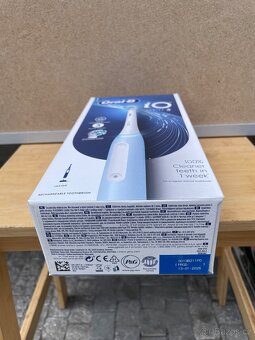Elektrický kartáček Oral-B iO Series 3 Ice Blue - 5