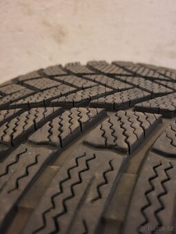 Bridgestone Blizzak LM005 265/40 R21 105V - 5
