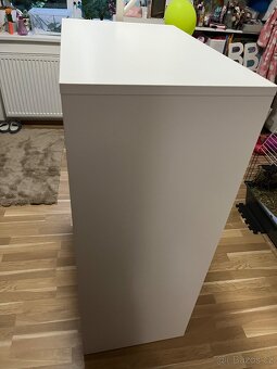 Nízká šatní skříň IKEA + věšák Ikea - 5