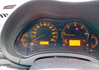 Toyota Avensis - 5