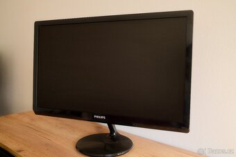 Herný počítač Lenovo IdeaCentre + monitor a príslušenstvo - 5