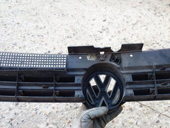 Maska chladiče VW Golf IV - 5