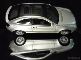 Mercedes Benz C Sportcoupe Maisto 1/18 - 5