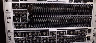 Behringer komponenty - 5