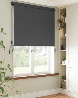 NOVÁ ŠEDÁ VERTIKÁLNÍ MARKÝZA - 5