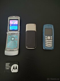 Motorola razr, Nokia - 5