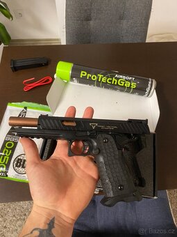 Prodám airsoft zbraň Combat Master - 5