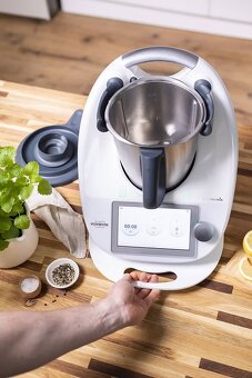 Prodám nový nikdy nepoužitý originál zabalený Thermomix TM6 - 5