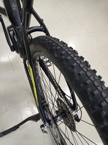 Prodám elektrokolo APACHE TUWAN MX-I 1 velmi dobrý stav - 5