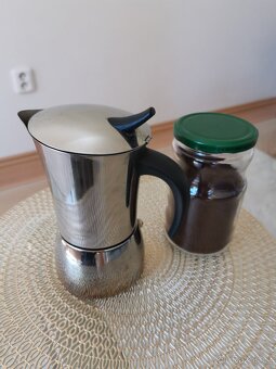 Italský kávovar + káva Tchibo - 5