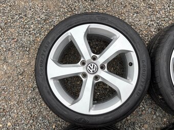 Alu orig letni sada VW Brooklyn 5x112 7,5J ET49 225/45 R17 - 5