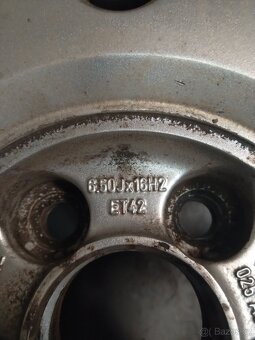 VW Golf IV, originální kola a letní pneu. - 5