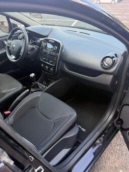 Renault clio - 5
