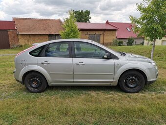 Ford Focus mk2 1.8 Ghia - 5