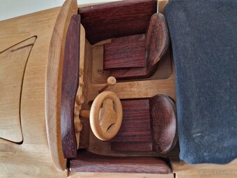 Dřevěný model auta - 5