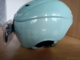 Nová lyžařská a snowboardová helma RED Reya značka Burton - 5