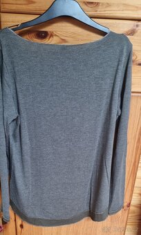 Dámský tmavě zelený svetřík (triko) sdlouhým rukávem - 5