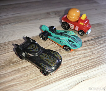 Sada 10 autíček Hot Wheels Mattel - 5