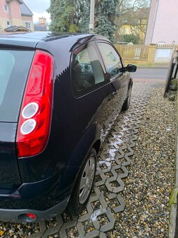Prodám Ford Fiesta 1.3 44kw rok 2006 - 5
